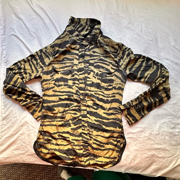Bebe khaki Zebra Print  Button Down Shirt Top Blouse - Picture 3 of 7